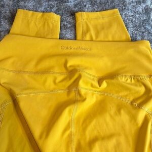 Outdoor Voices Super firm  Zoom Pocket Legging in Yellow Size Small Side pockets
